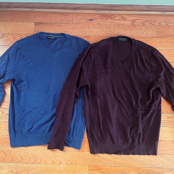 Banana Republic Sweaters - Picture 1 of 1